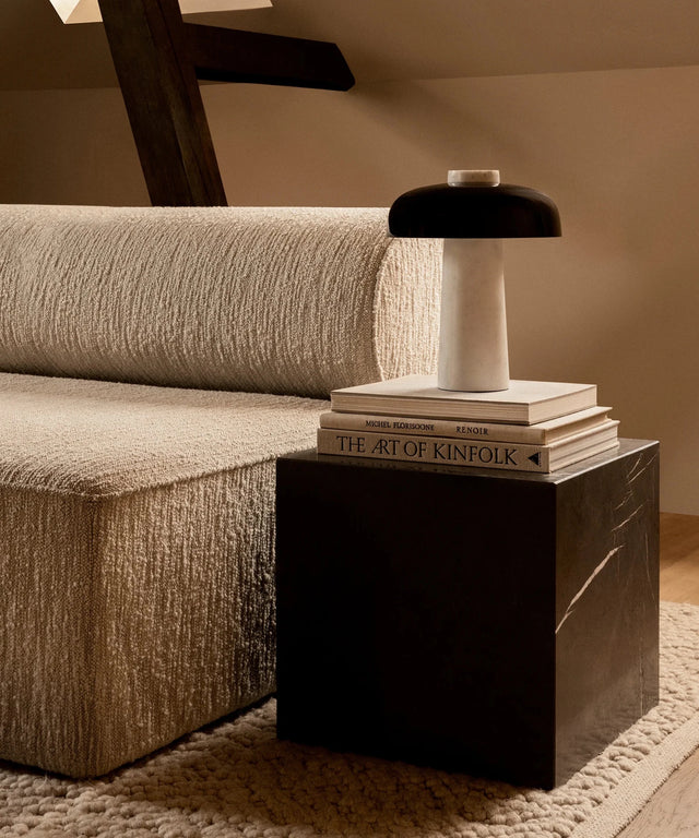 Bệ Trưng Bày Đá Cẩm Thạch - SaigonCasa | Curated Surfaces & Contemporary Living
